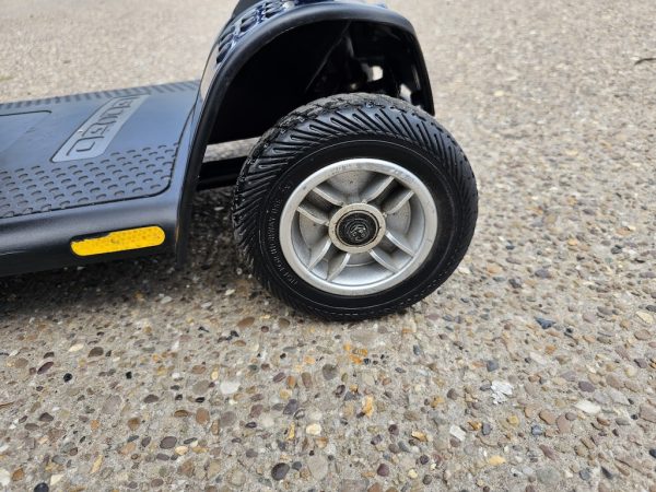 Pride GoGo Elite Traveller LX 4mph portable boot mobility scooter - Image 8