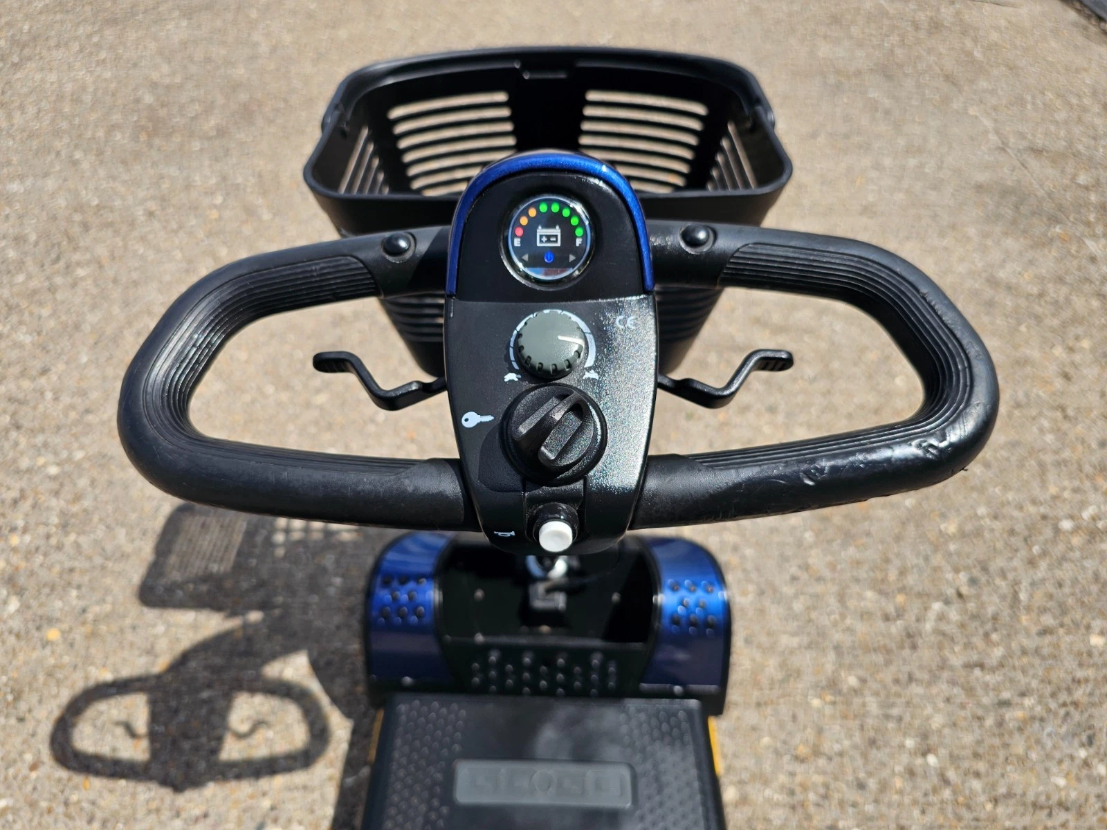 Pride GoGo Elite Traveller LX 4mph electric mobility scooter NEW BATTERIES