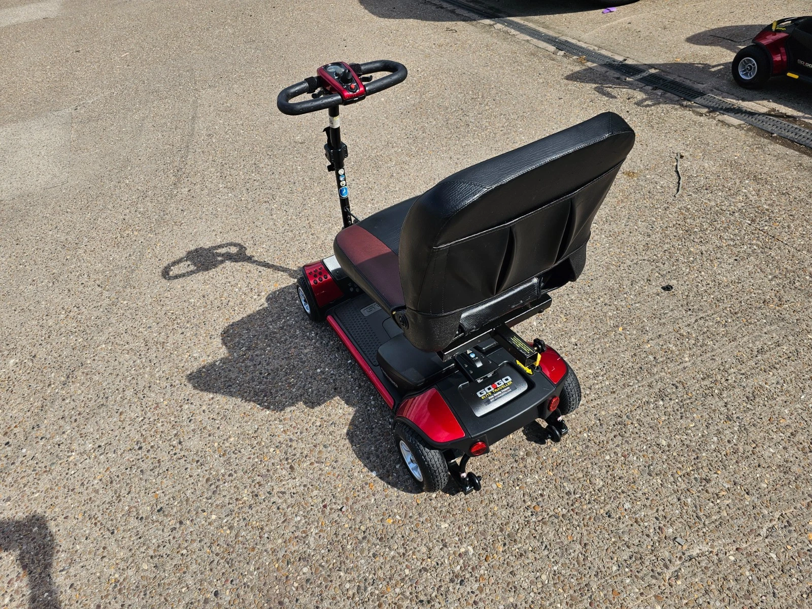 Pride GoGo Elite Traveller 4mph electric mobility scooter NEW BATTERIES