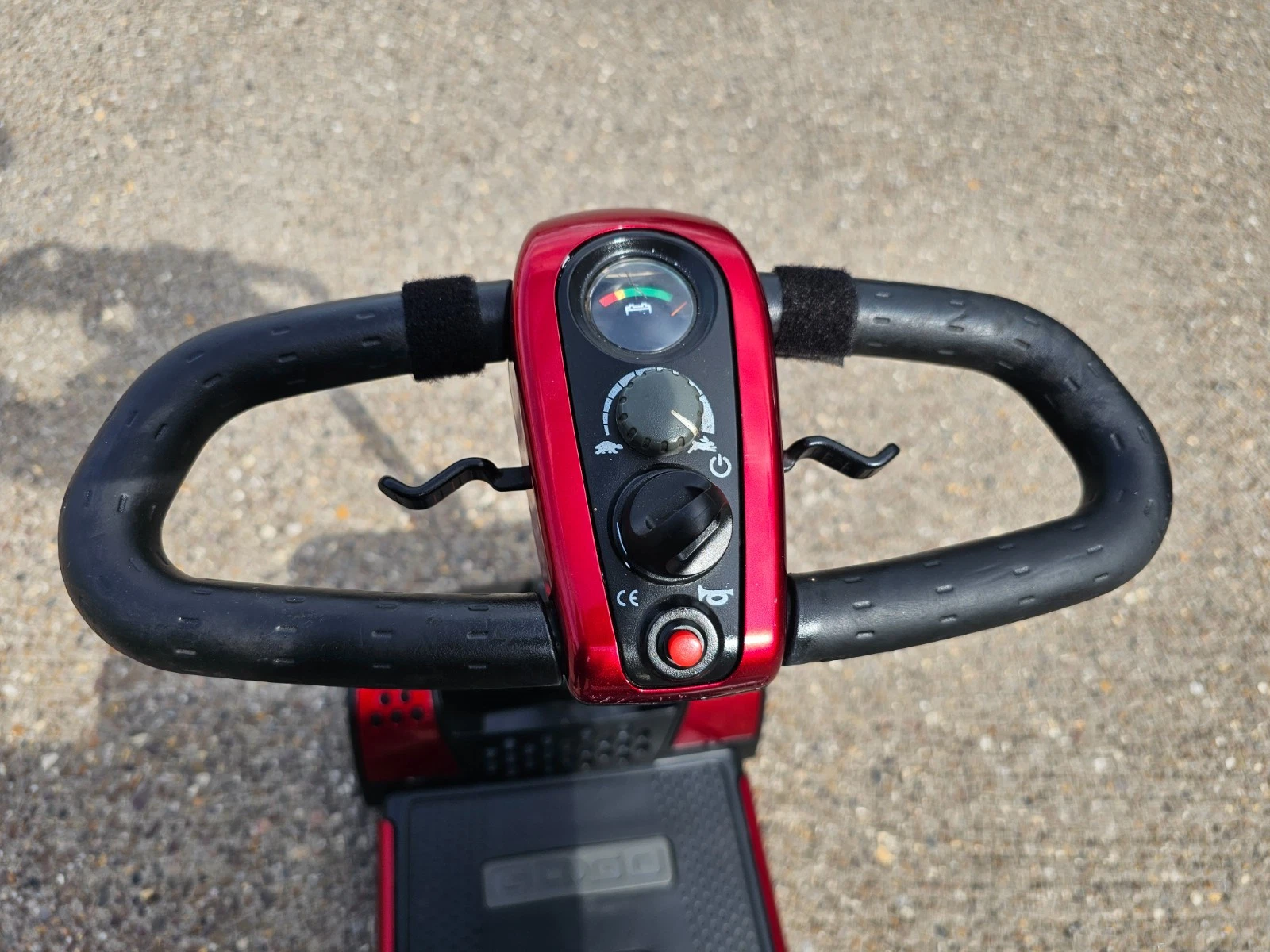 Pride GoGo Elite Traveller 4mph electric mobility scooter NEW BATTERIES