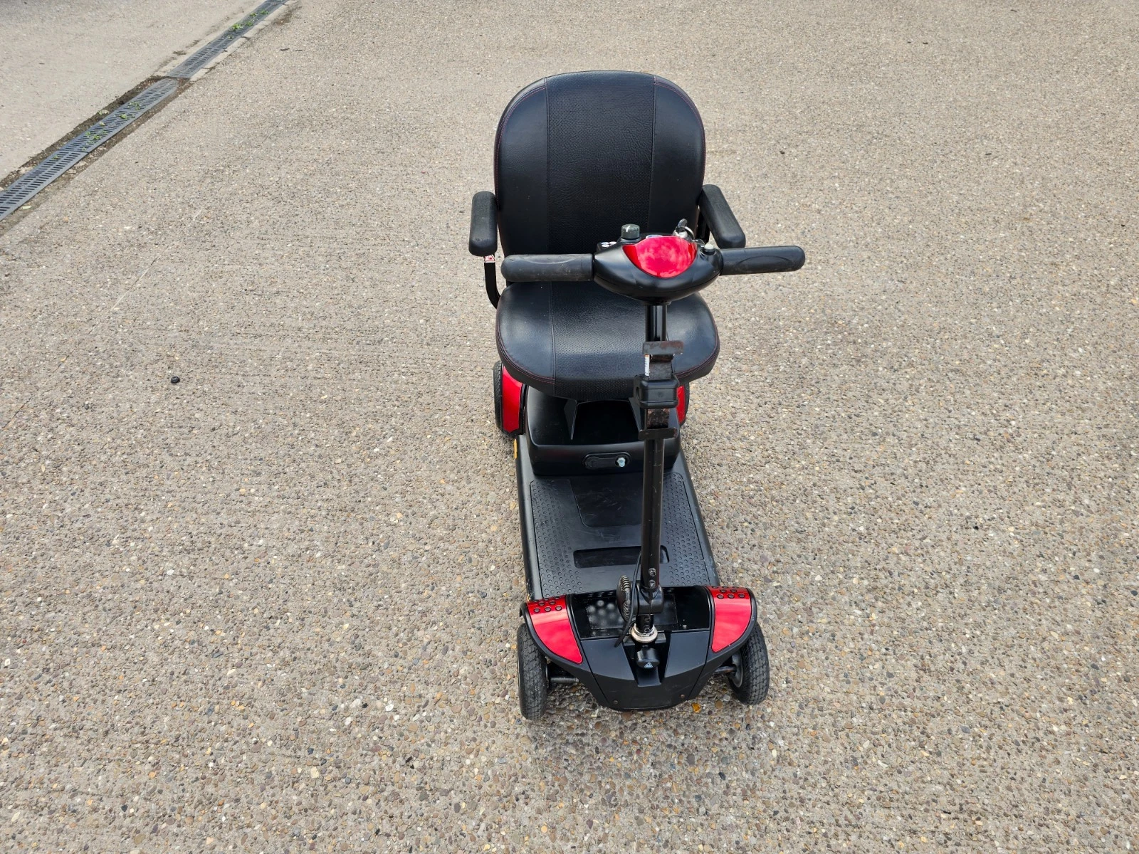 Pride GoGo Elite Traveller 4mph electric mobility scooter NEW BATTERIES