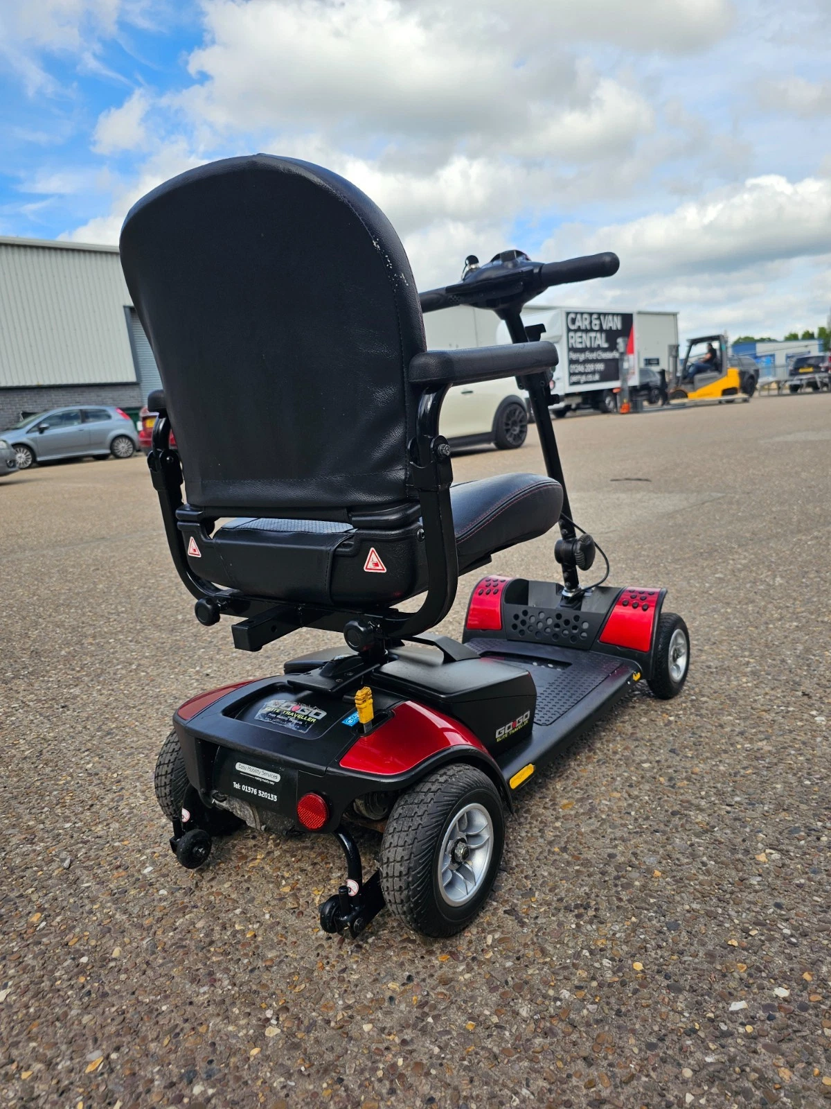 Pride GoGo Elite Traveller 4mph electric mobility scooter NEW BATTERIES