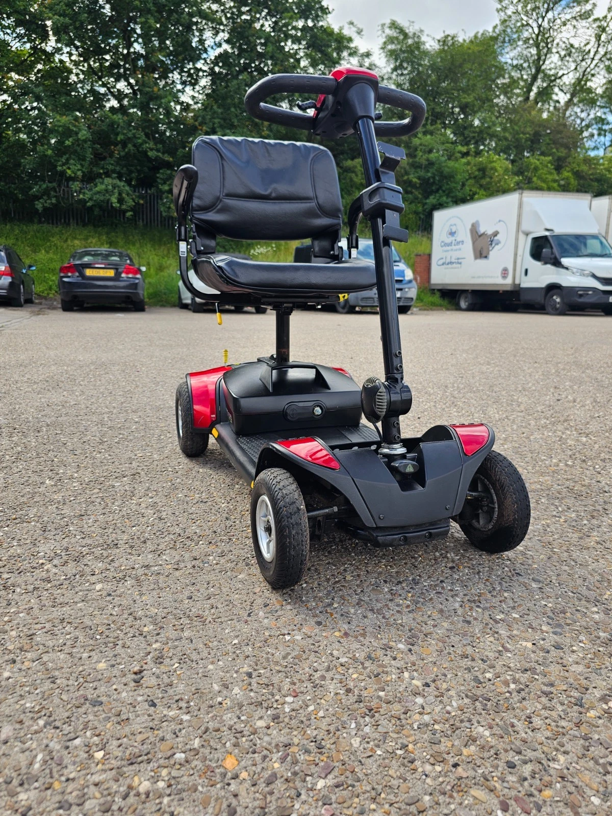 Pride GoGo Elite Traveller Plus 4mph electric mobility scooter NEW BATTERIES