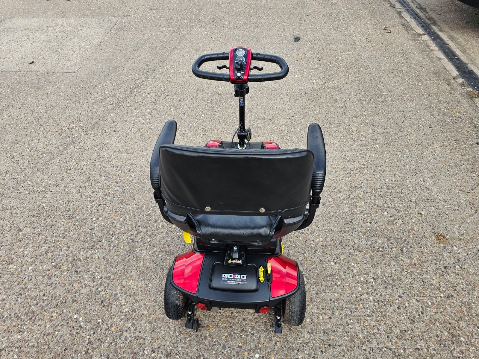 Pride GoGo Elite Traveller Plus 4mph electric mobility scooter NEW BATTERIES