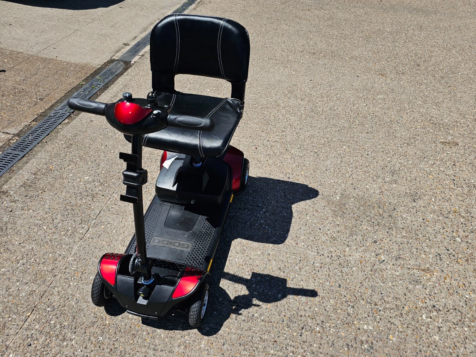 Pride GoGo Elite Traveller 4mph electric mobility scooter NEW BATTERIES