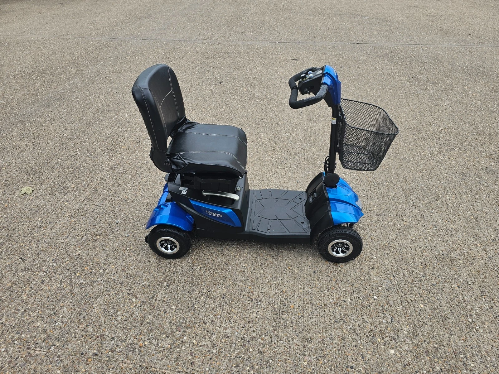CareCo XGo Pinnacle blue 4mph electric mobility scooter