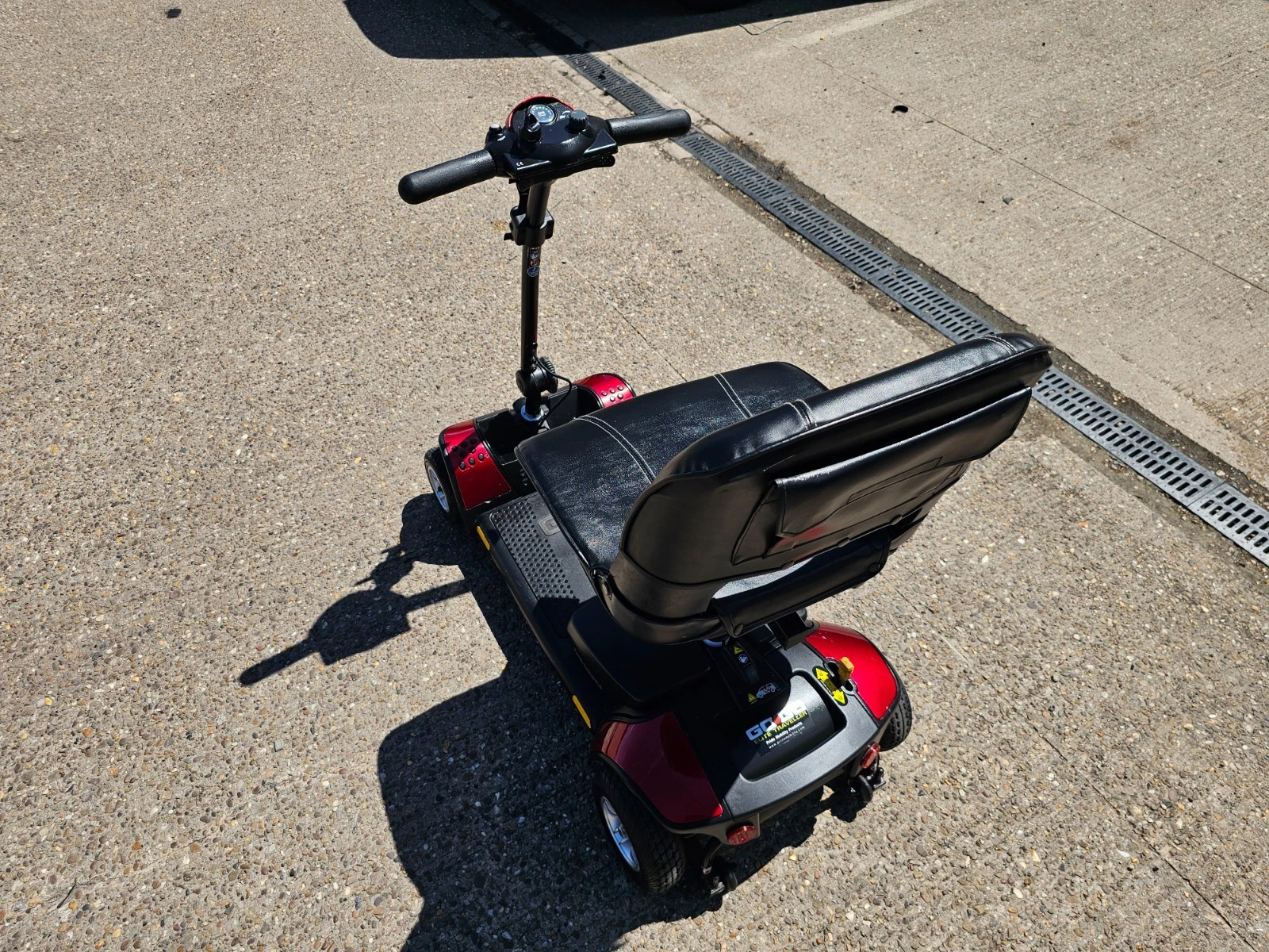 Pride GoGo Elite Traveller 4mph electric mobility scooter NEW BATTERIES