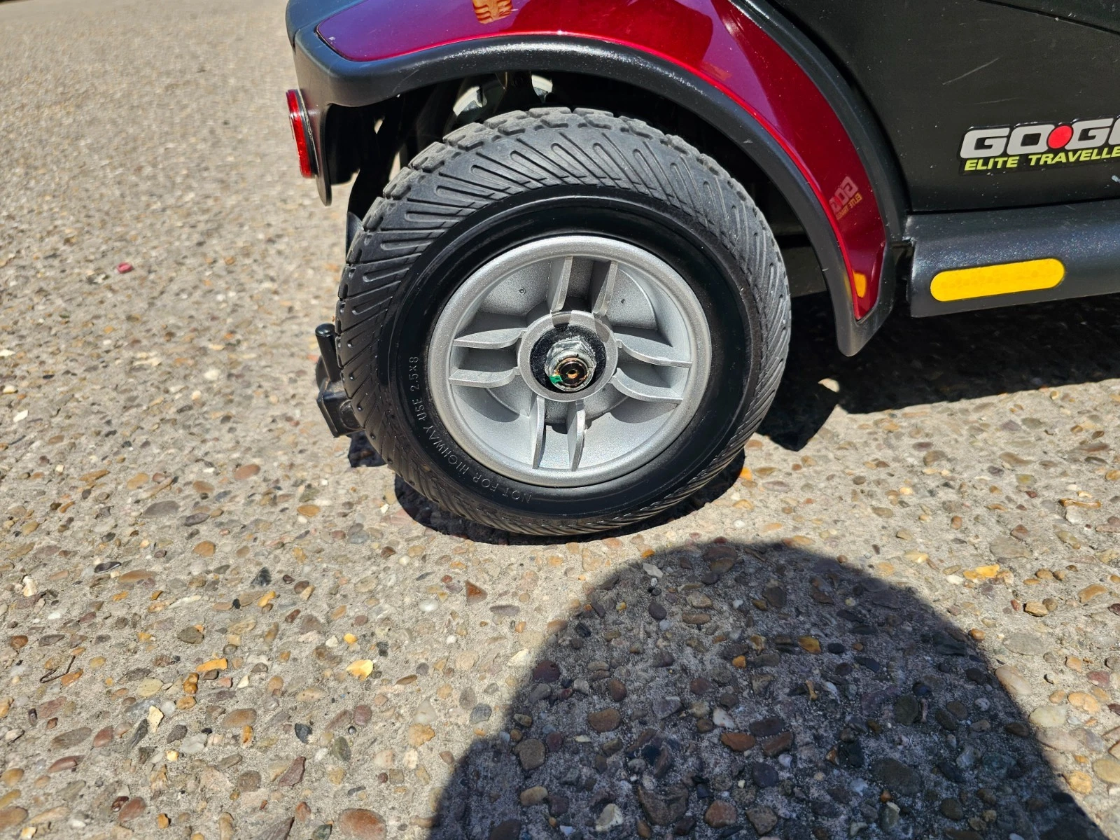 Pride GoGo Elite Traveller 4mph electric mobility scooter NEW BATTERIES