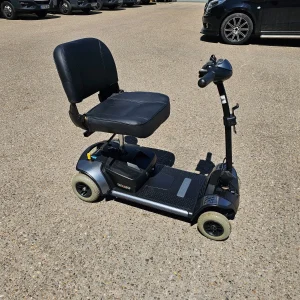 Pride GoGo Elite Traveller 4mph electric mobility scooter NEW BATTERIES