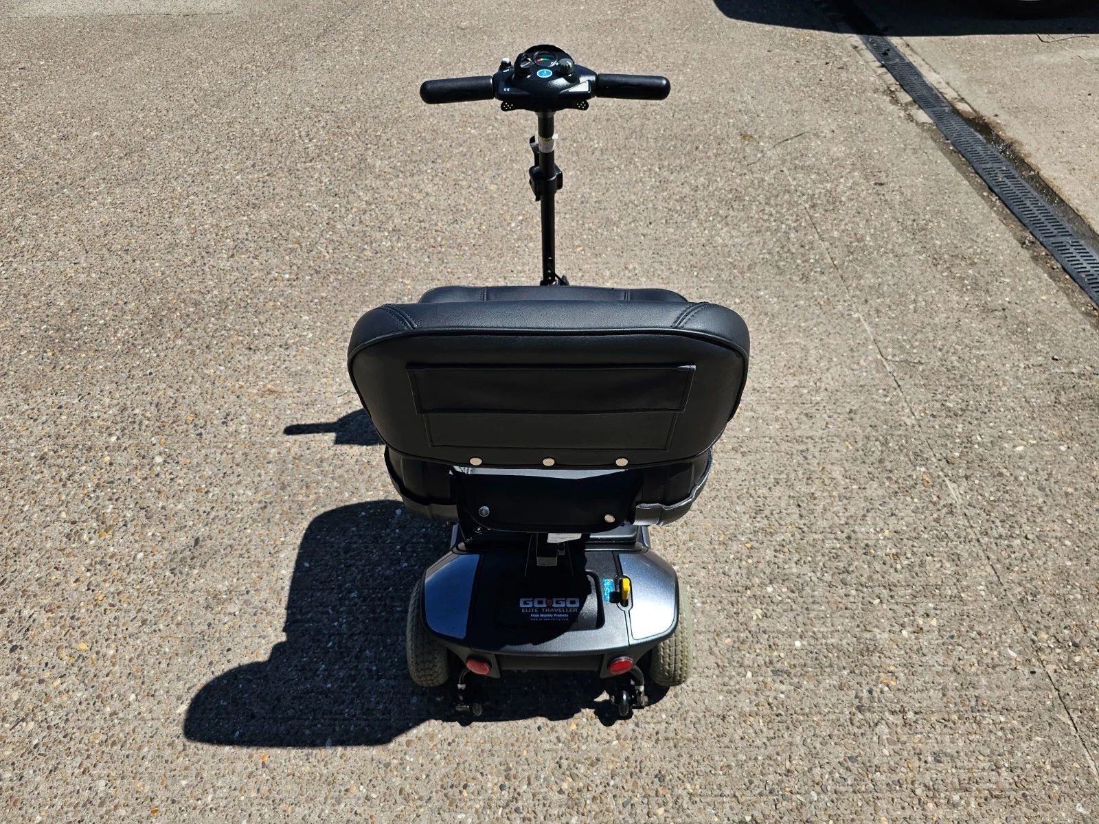 Pride GoGo Elite Traveller 4mph electric mobility scooter NEW BATTERIES