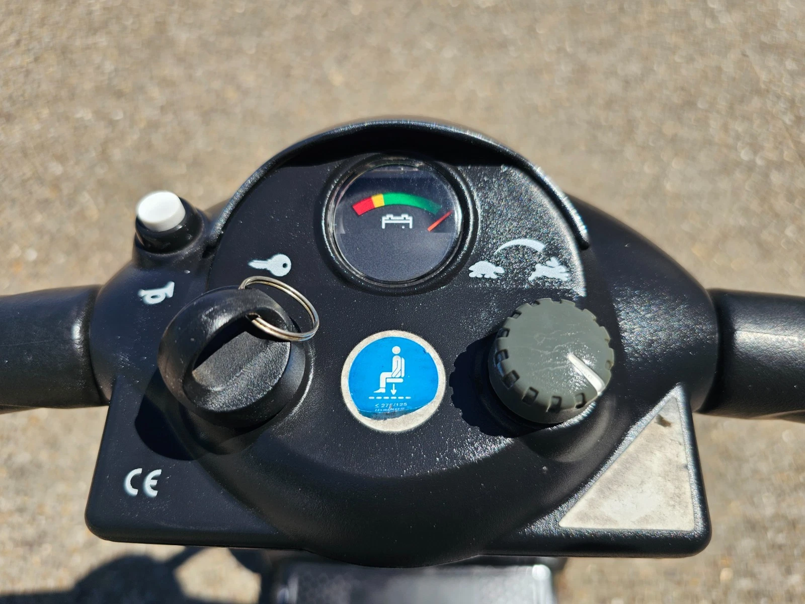 Pride GoGo Elite Traveller 4mph electric mobility scooter NEW BATTERIES