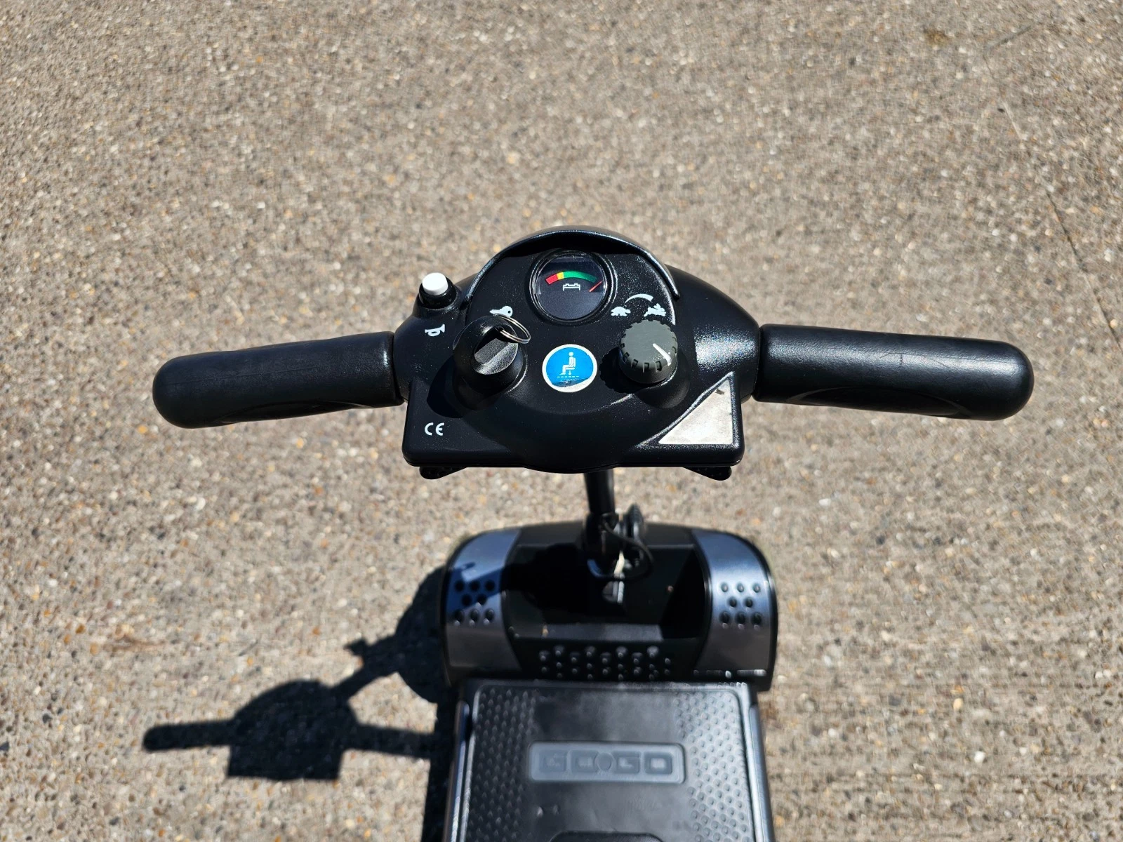 Pride GoGo Elite Traveller 4mph electric mobility scooter NEW BATTERIES