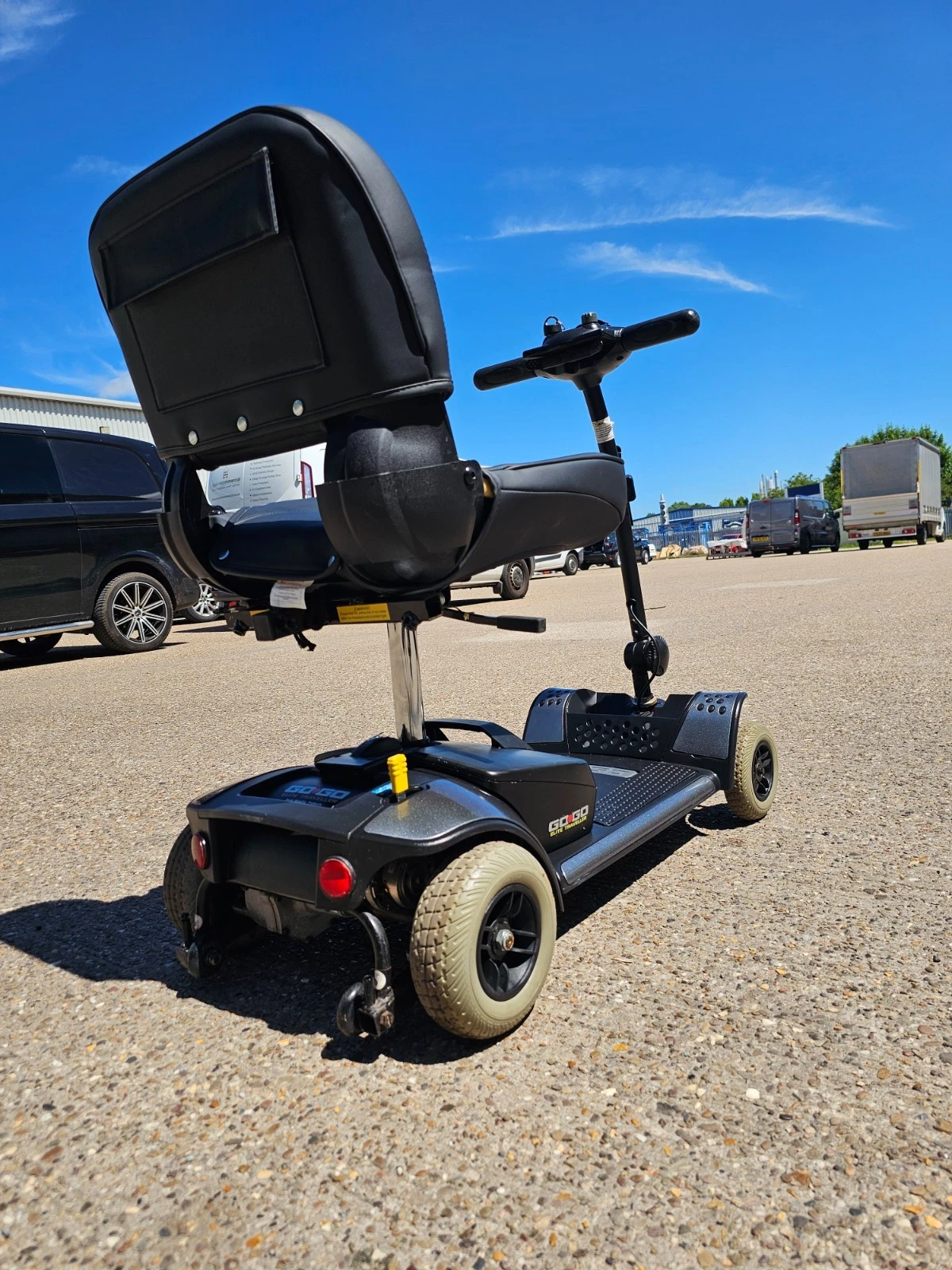 Pride GoGo Elite Traveller 4mph electric mobility scooter NEW BATTERIES