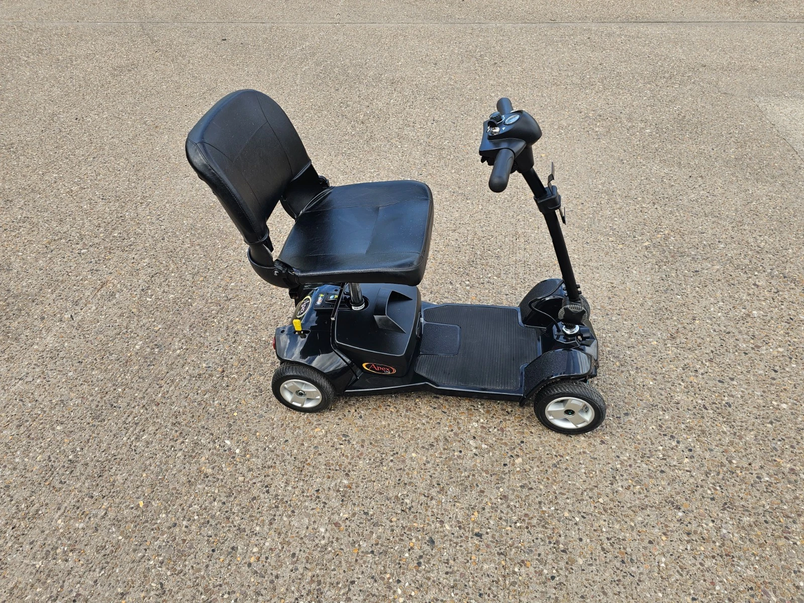 Pride Apex Lite 4mph electric mobility scooter NEW BATTERIES