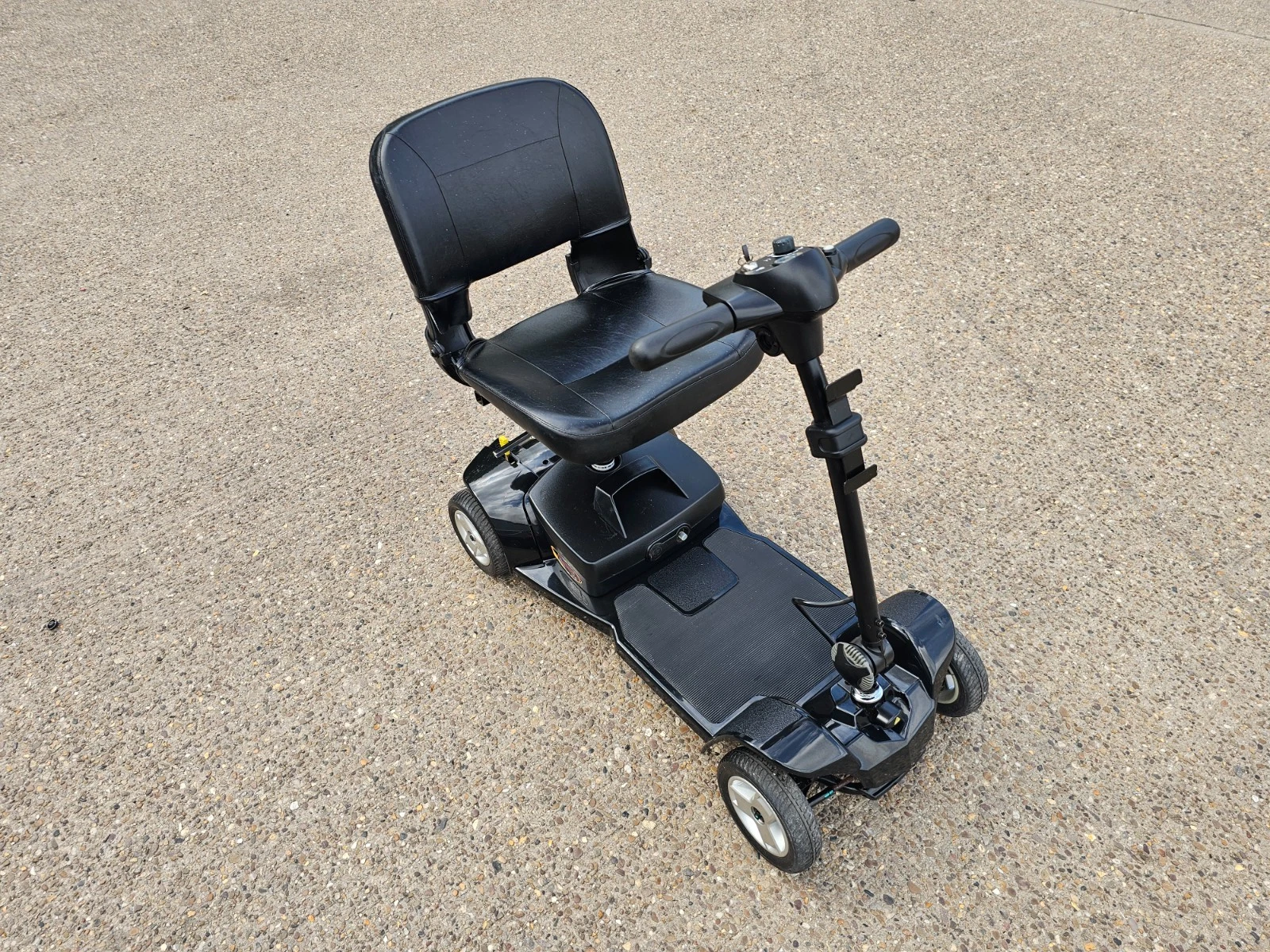 Pride Apex Lite 4mph electric mobility scooter NEW BATTERIES