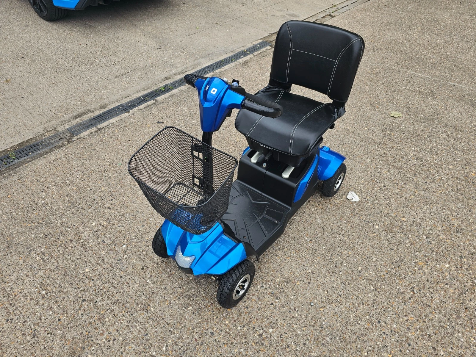 CareCo XGo Pinnacle blue 4mph electric mobility scooter