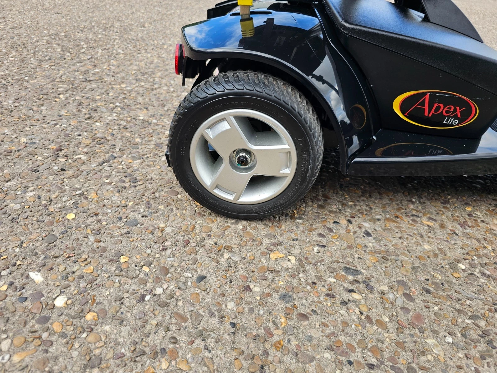 Pride Apex Lite 4mph electric mobility scooter NEW BATTERIES