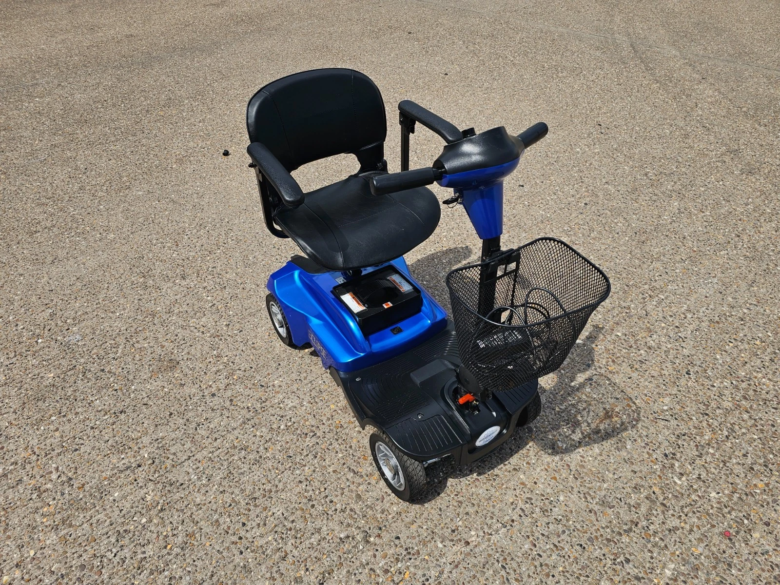 CareCo Eclipse blue 4mph electric mobility scooter BRAND NEW BATTERIES