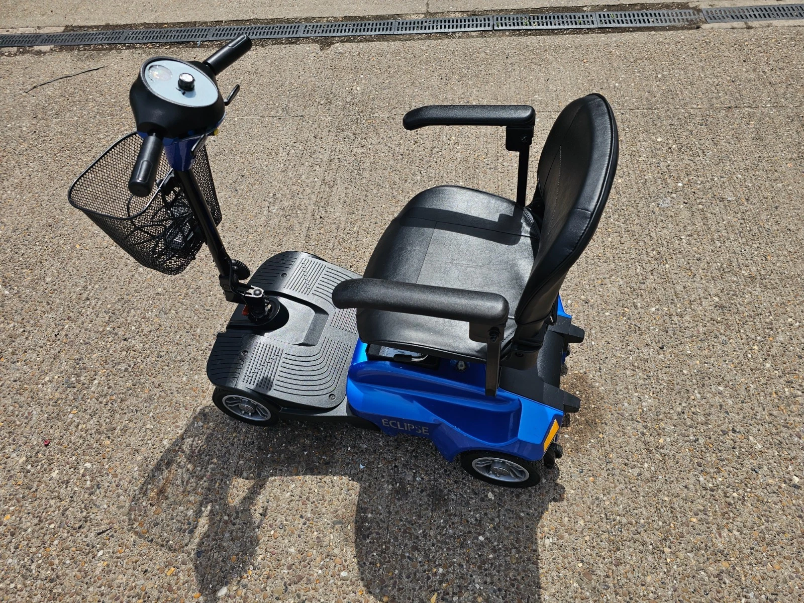 CareCo Eclipse blue 4mph electric mobility scooter BRAND NEW BATTERIES