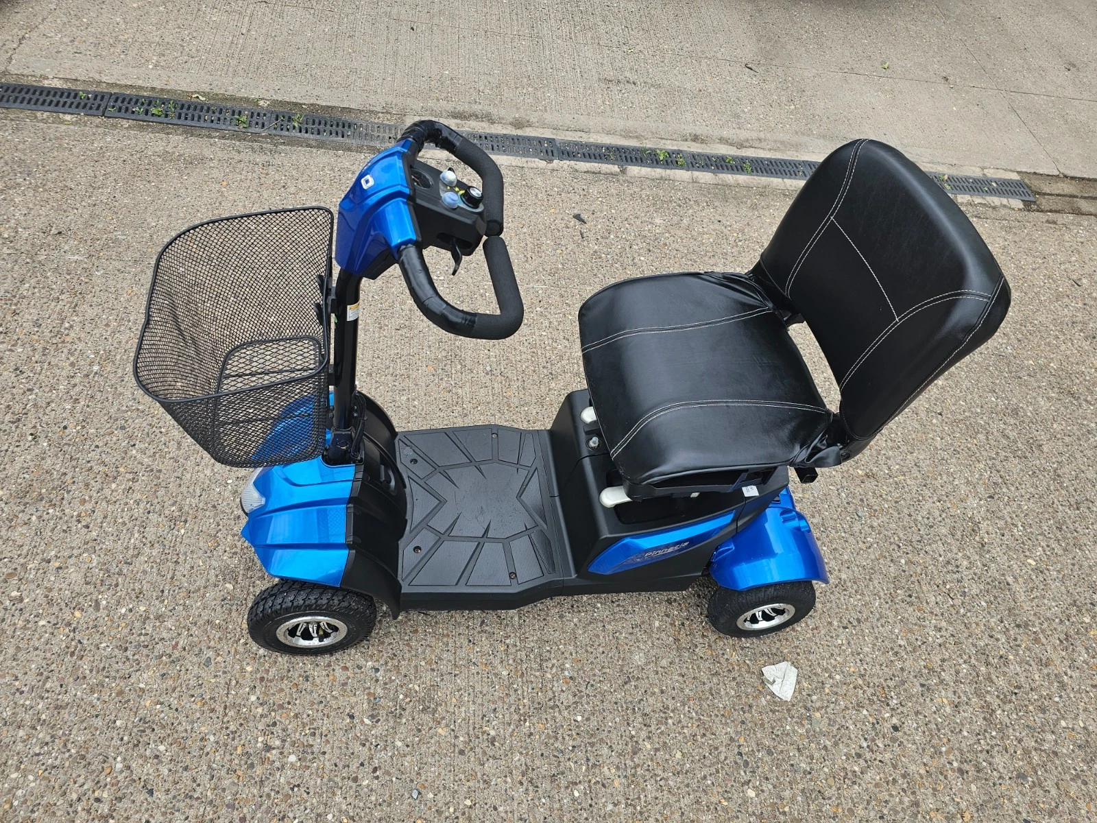 CareCo XGo Pinnacle blue 4mph electric mobility scooter