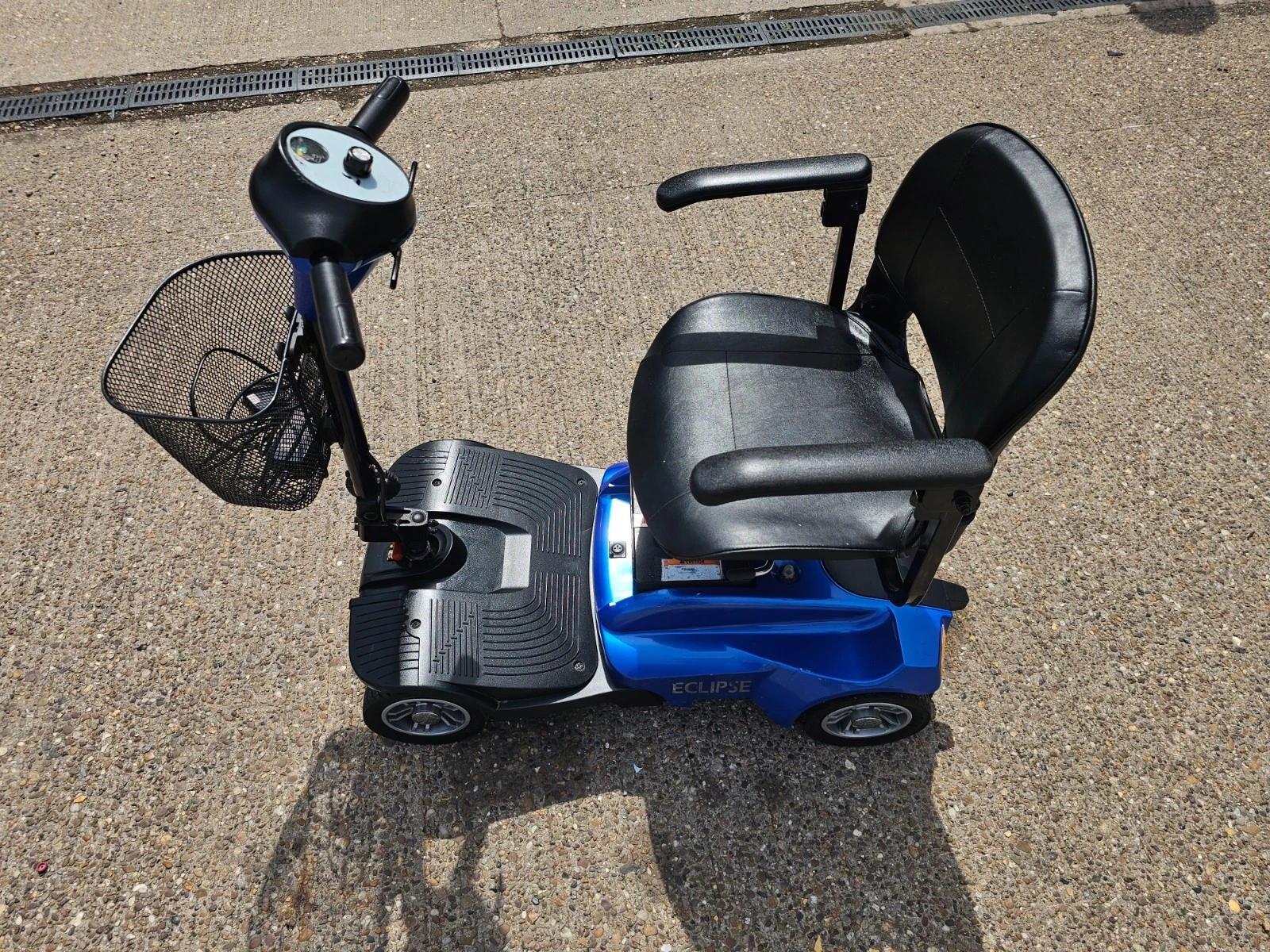 CareCo Eclipse blue 4mph electric mobility scooter BRAND NEW BATTERIES