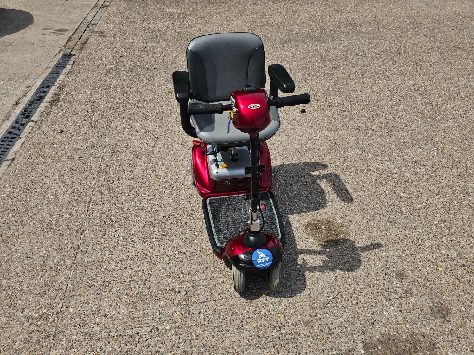 3 Wheel Style Shoprider 4mph mobility scooter NEW BATTERIES