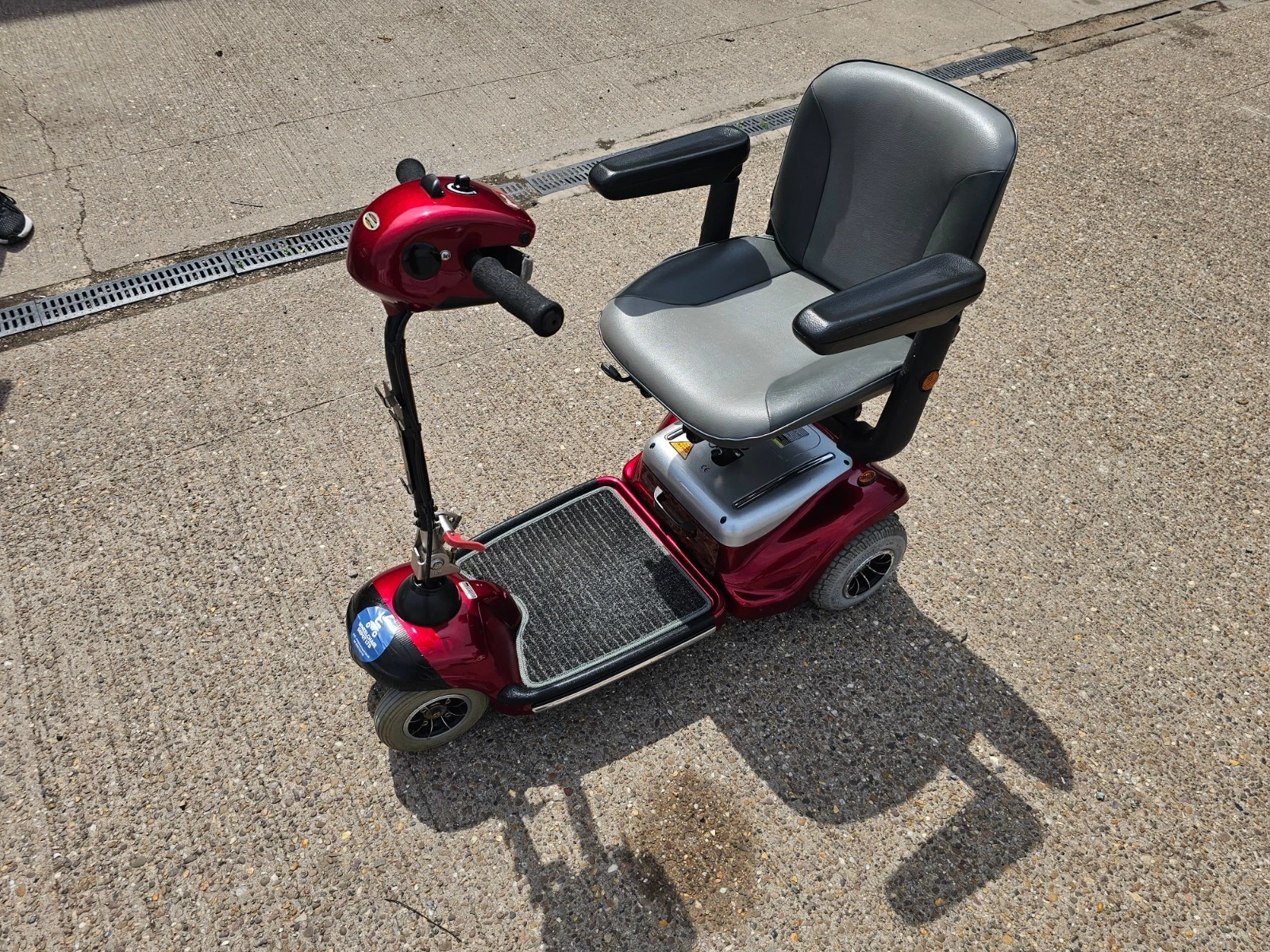 3 Wheel Style Shoprider 4mph mobility scooter NEW BATTERIES