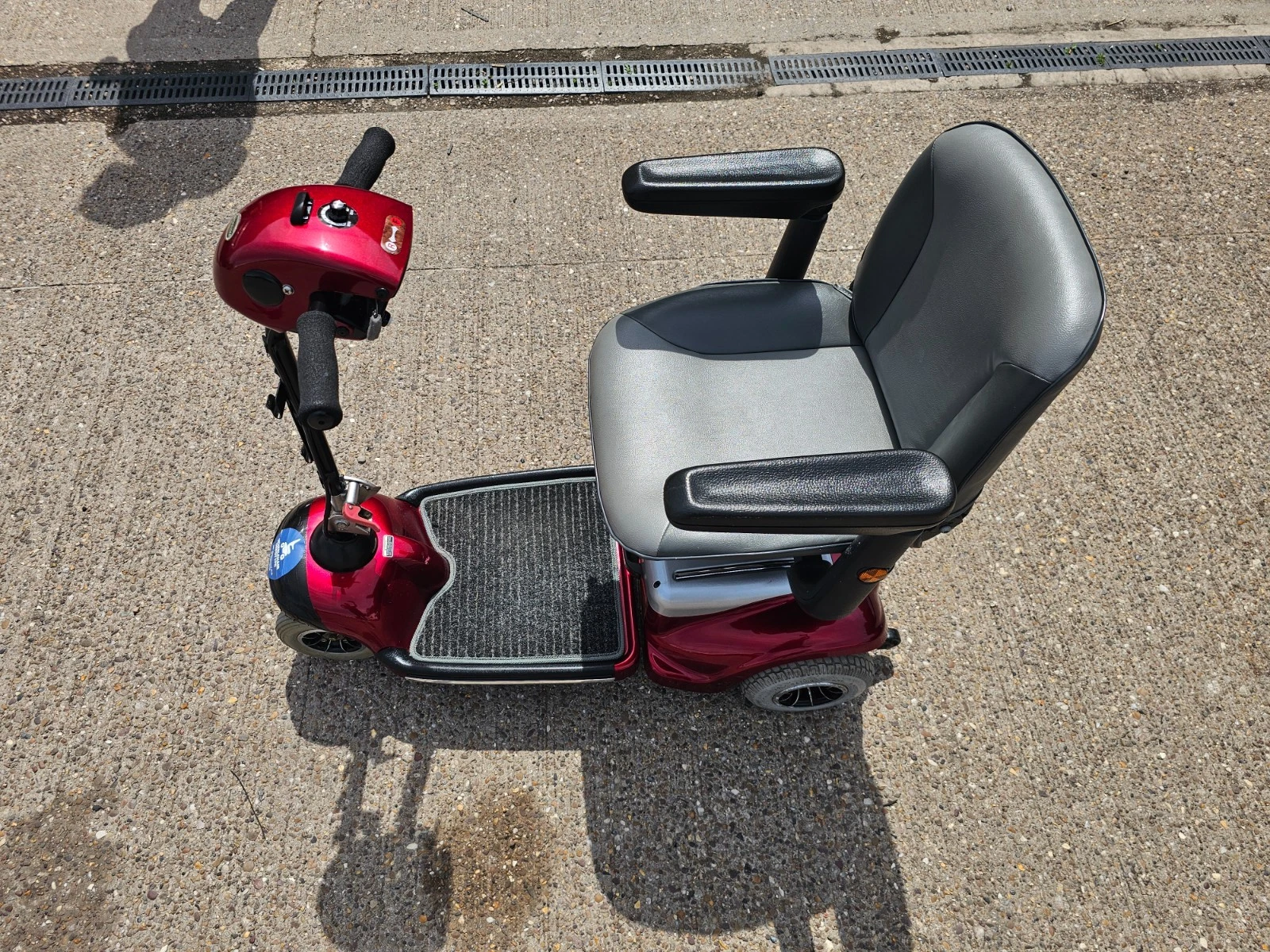 3 Wheel Style Shoprider 4mph mobility scooter NEW BATTERIES