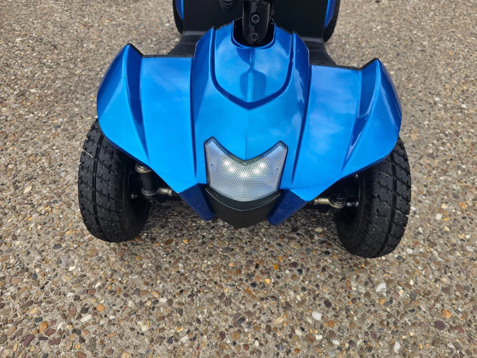 CareCo XGo Pinnacle blue 4mph electric mobility scooter
