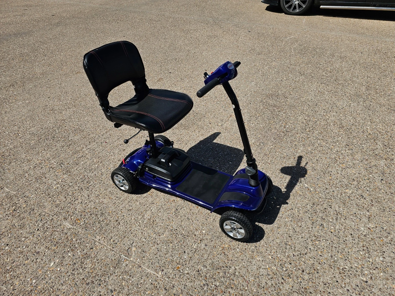 Zeo Lite 4mph electric mobility scooter NEW BATTERIES