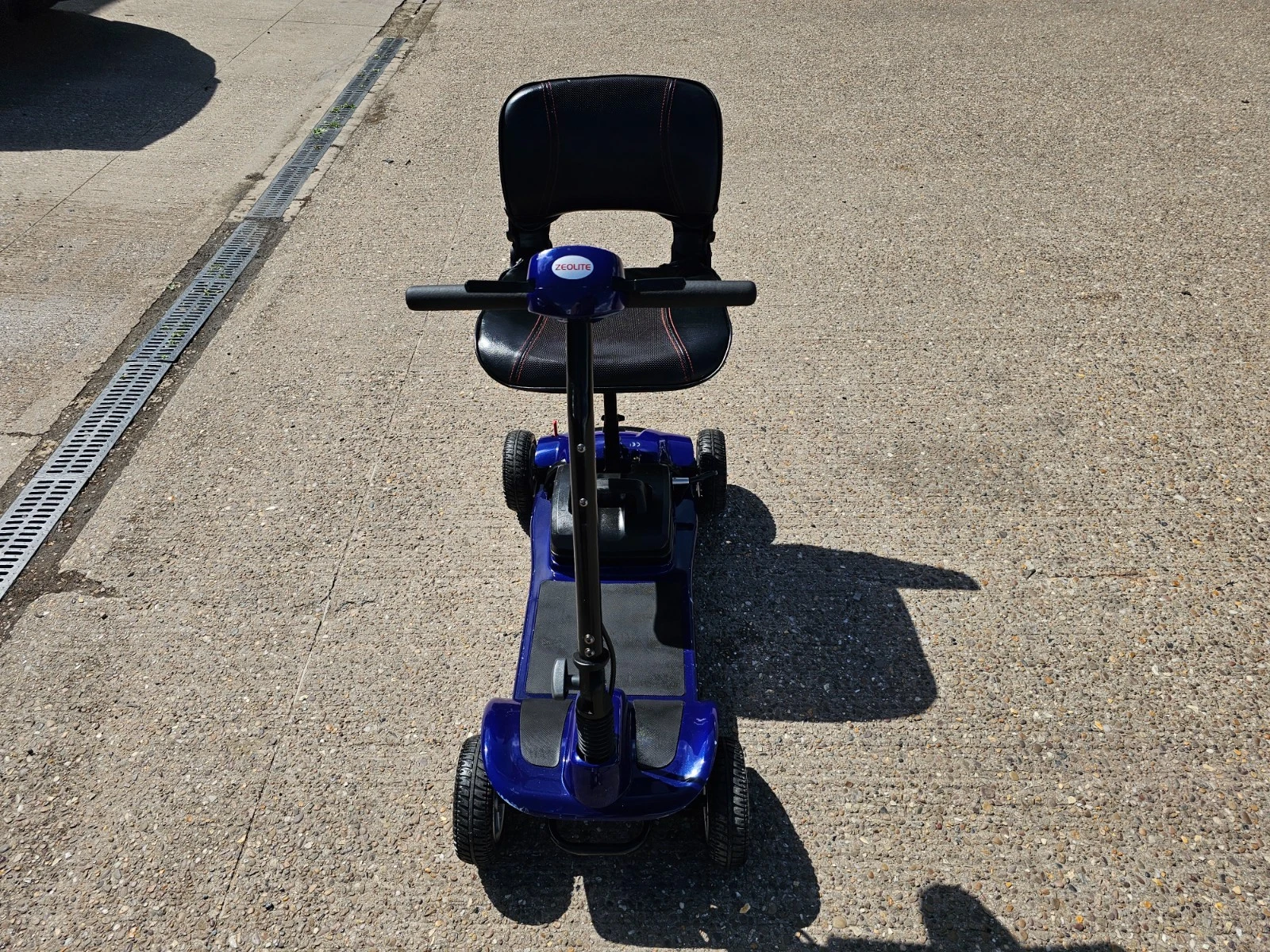 Zeo Lite 4mph electric mobility scooter NEW BATTERIES