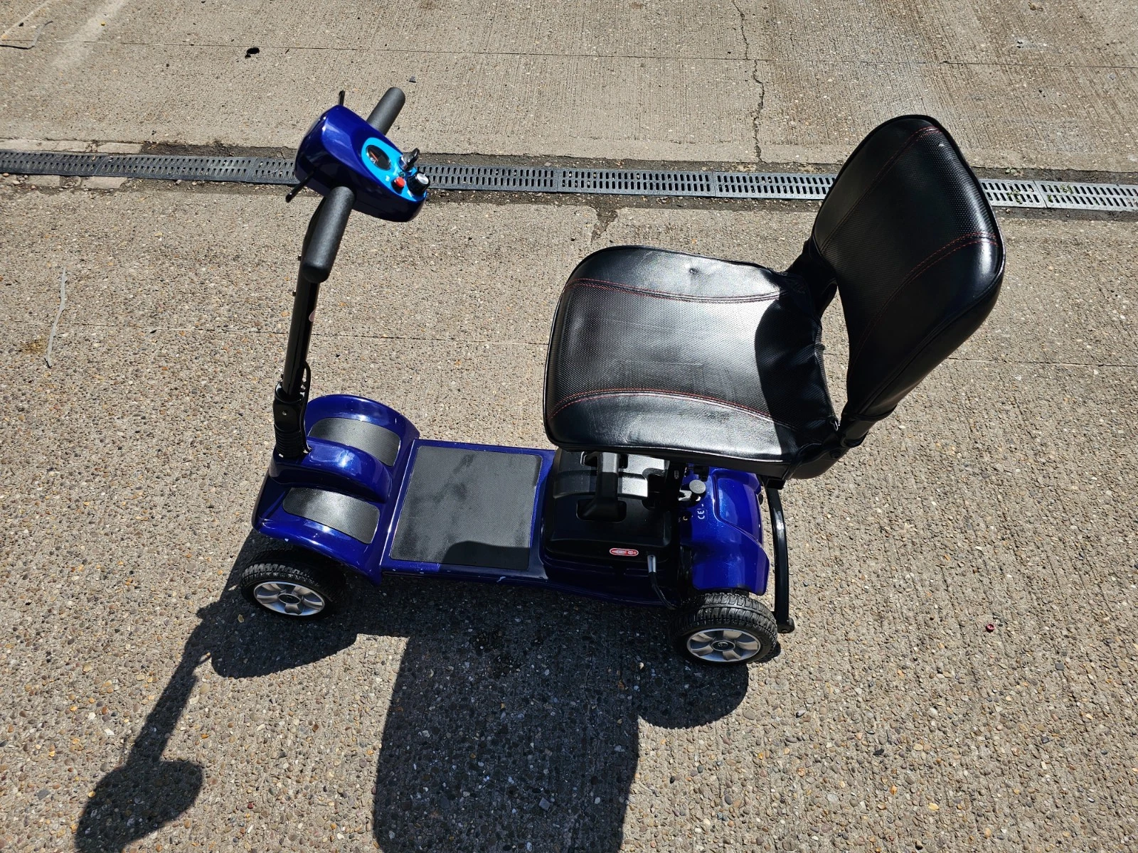 Zeo Lite 4mph electric mobility scooter NEW BATTERIES