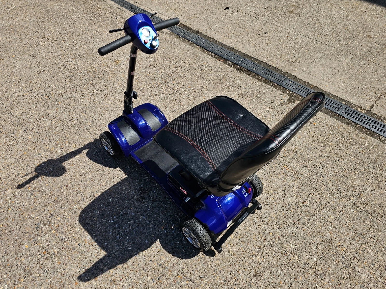 Zeo Lite 4mph electric mobility scooter NEW BATTERIES