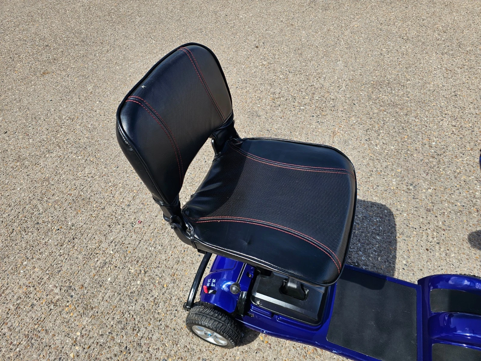 Zeo Lite 4mph electric mobility scooter NEW BATTERIES
