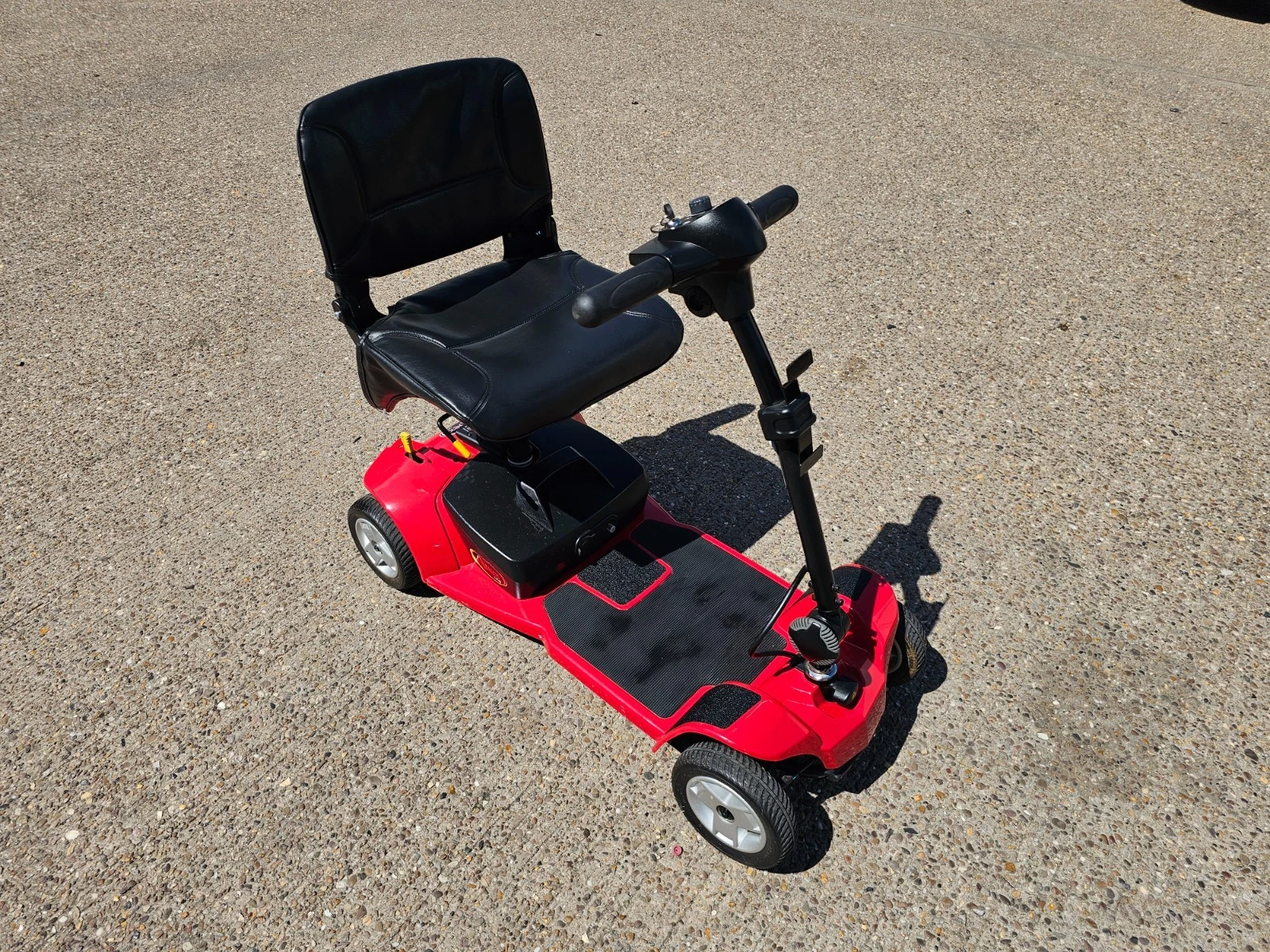 Pride Apex Lite 4mph electric mobility scooter NEW BATTERIES